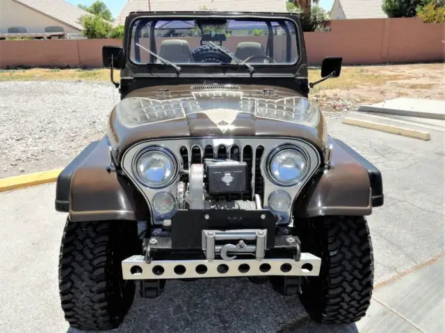 jeep cj7 golden eagle v8 power - 4 speed ( air conditioning) loaded - see video