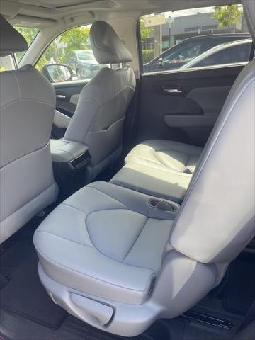 2021 toyota highlander xle