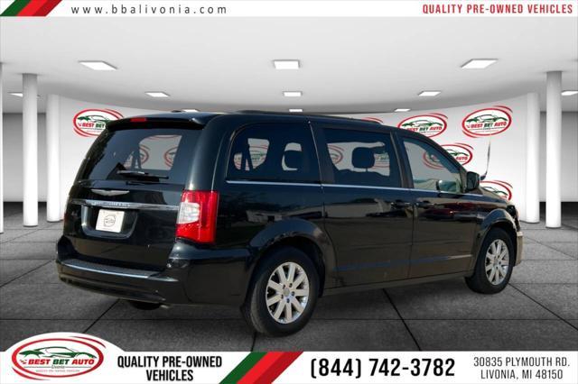 2015 chrysler town & country lx