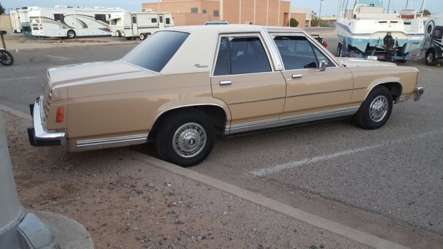 1985 ford ltd crown victoria 4 dr. sedan - 77.3 k orig miles (not station wagon)