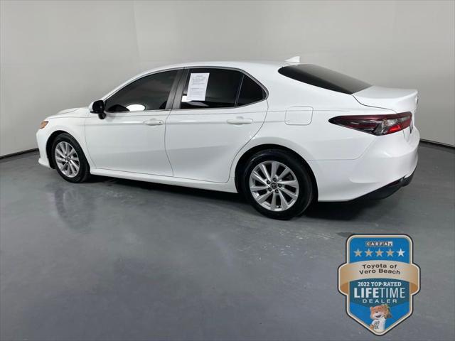 2021 toyota camry le