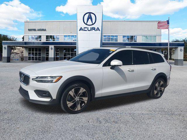2020 volvo v60 cross country t5