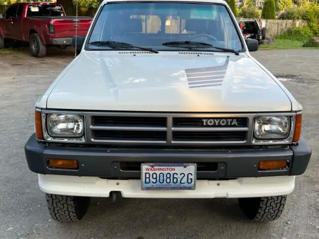 1988 toyota pickup pickup white 4wd manual xtracab rn67 sr5