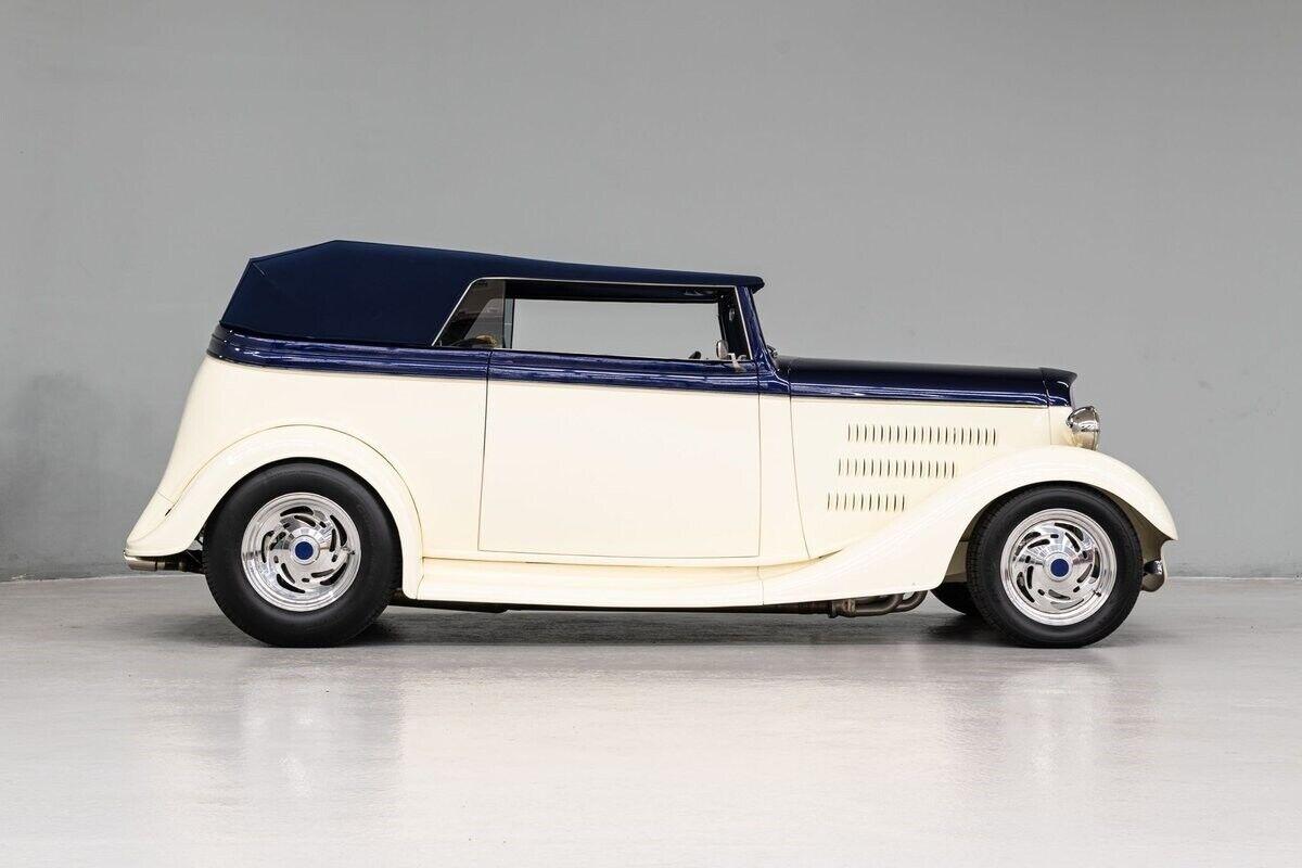 1935 chevrolet custom deluxe cabriolet 5 speed manual rwd