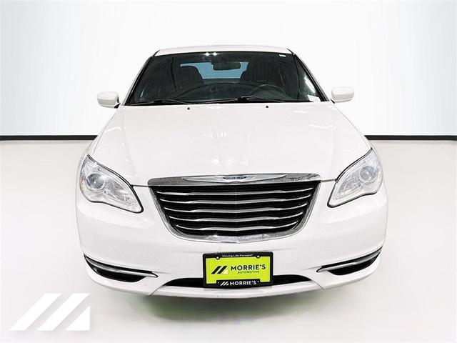 2012 chrysler 200 lx