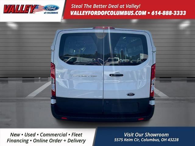 2022 ford transit-250 base