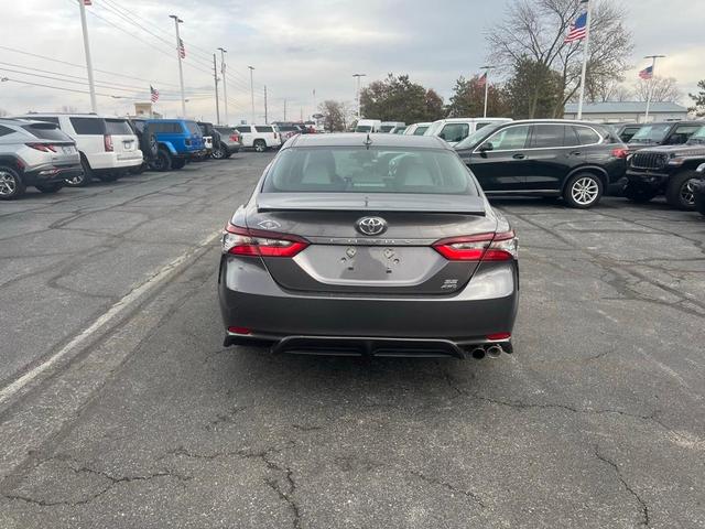 2023 toyota camry se