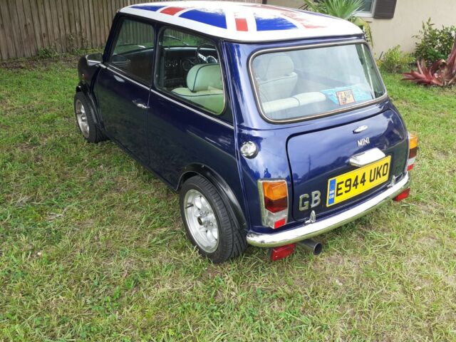 1987 austin mini cooper custom interior,exhaust, paint incredible