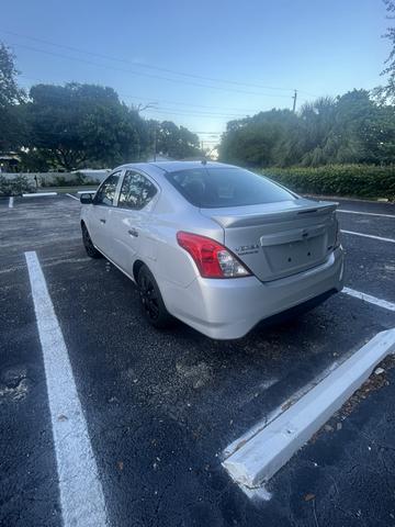2015 nissan versa 1.6 s+