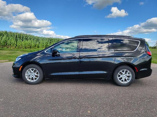 2022 chrysler pacifica touring-l