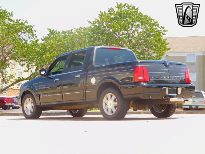 2002 lincoln blackwood pickup in o'fallon, illinois