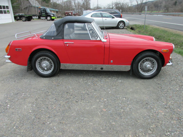 1972 red mg midget in very good condition ready for summer
