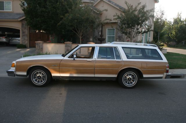 1986 buick estate wagon 35,500 actual miles, california rust free car, beautiful