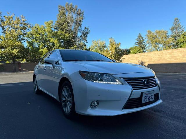 2014 lexus es 300h base