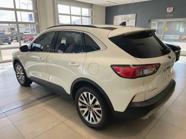 2022 ford escape titanium in milwaukee, wisconsin