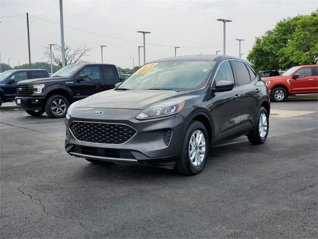 2020 ford escape se