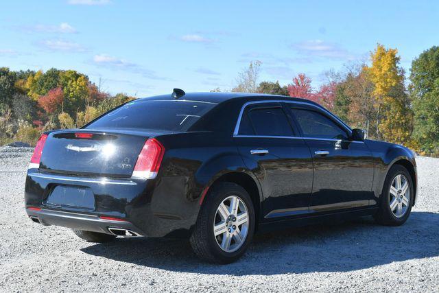 2019 chrysler 300 limited