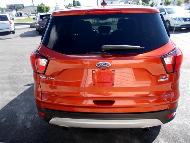 2019 ford escape se