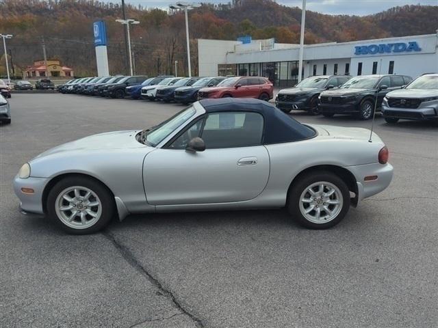2001 mazda mx-5 miata base