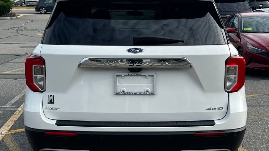 2022 ford explorer xlt