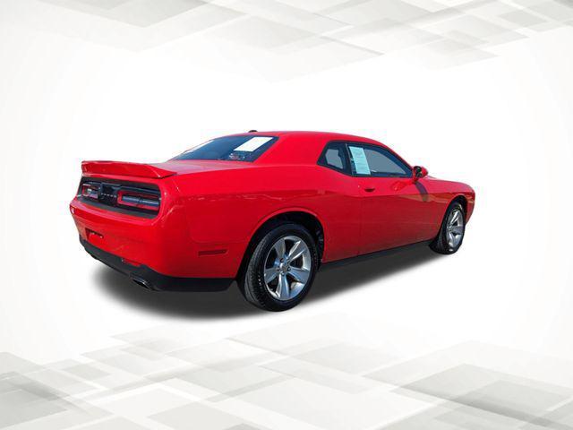 2022 dodge challenger sxt