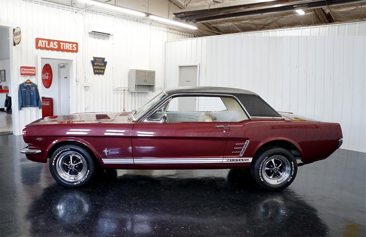 1965 ford mustang