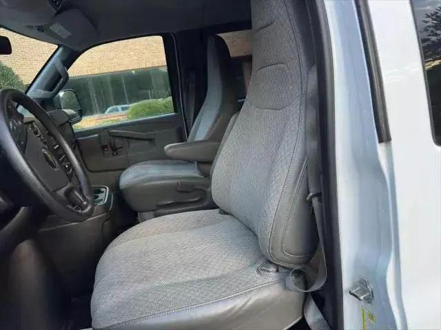 2016 chevrolet express 3500 lt