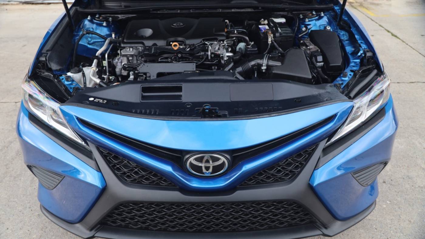 2020 toyota camry se