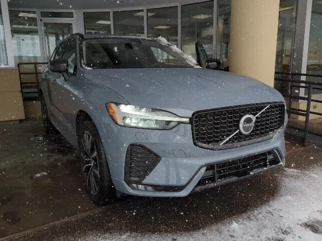 2024 volvo xc60 b5 plus dark theme