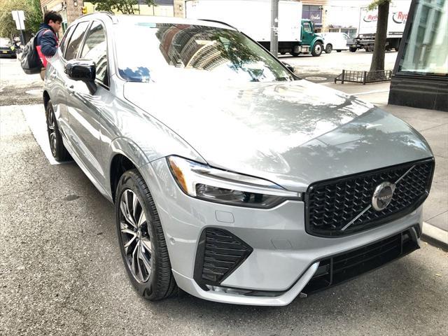 2024 volvo xc60 b5 plus dark theme