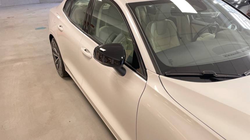 2022 volvo s60 b5 momentum