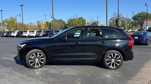 2023 volvo xc60 b5 plus dark theme