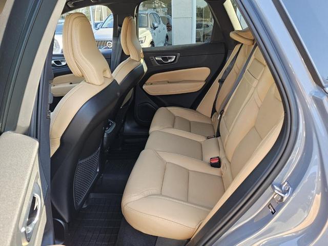 2022 volvo xc60 b5 inscription