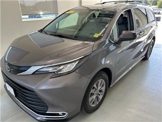 2022 Toyota Sienna xle 8-passenger