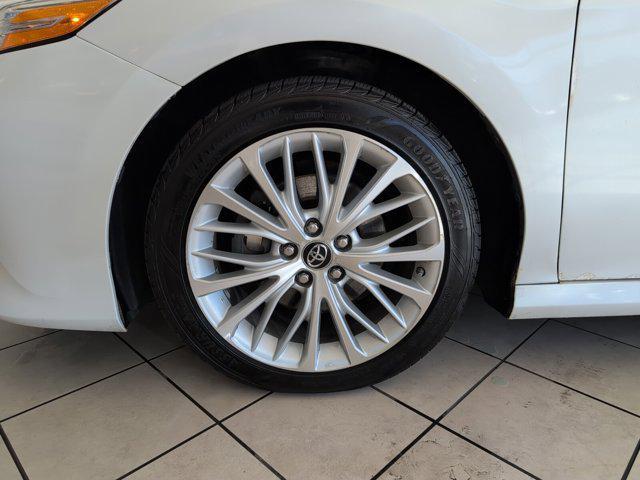 2018 toyota camry hybrid xle