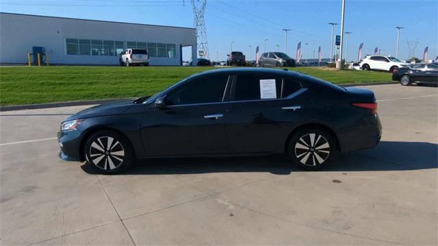 2022 nissan altima 2.5 sv