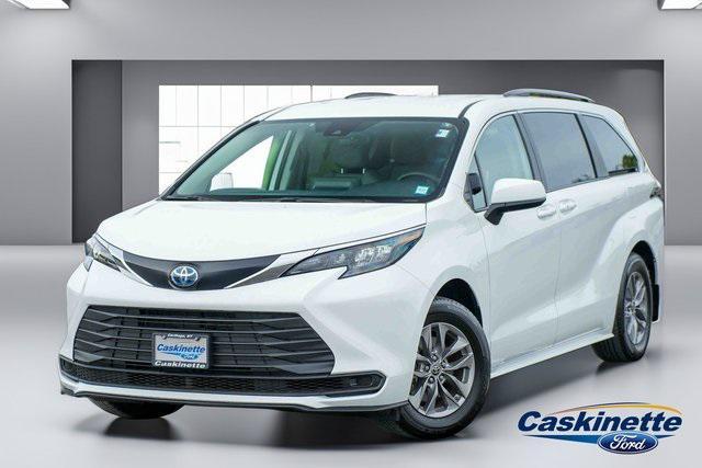 2024 toyota sienna le