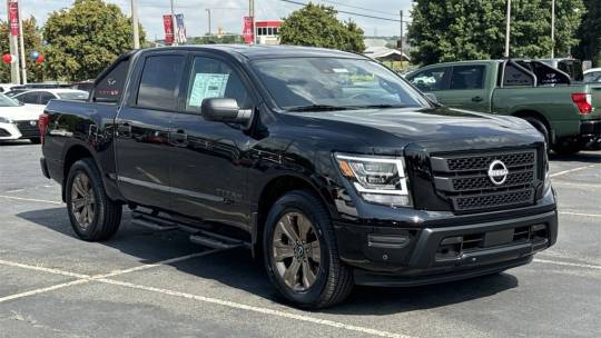 2024 Nissan Titan sv