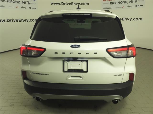 2022 ford escape titanium