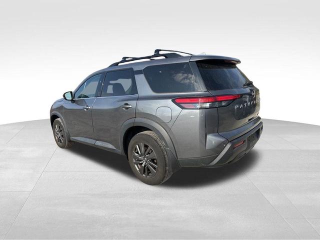 2022 nissan pathfinder sv
