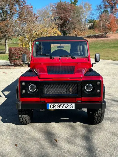 1994 defender 110, spanish import, zero rust, low miles, lots of new parts
