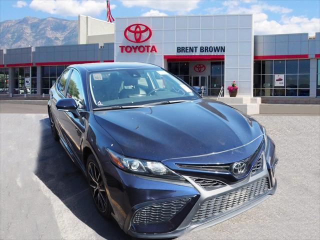 2022 toyota camry se
