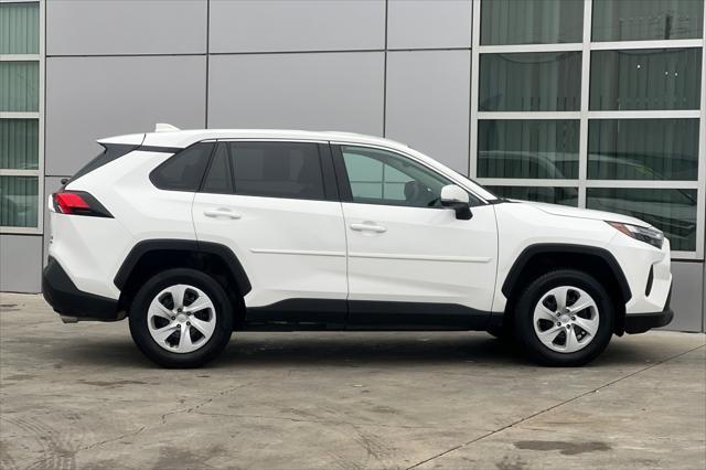 2024 toyota rav4 le