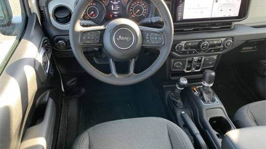 2024 Jeep Gladiator