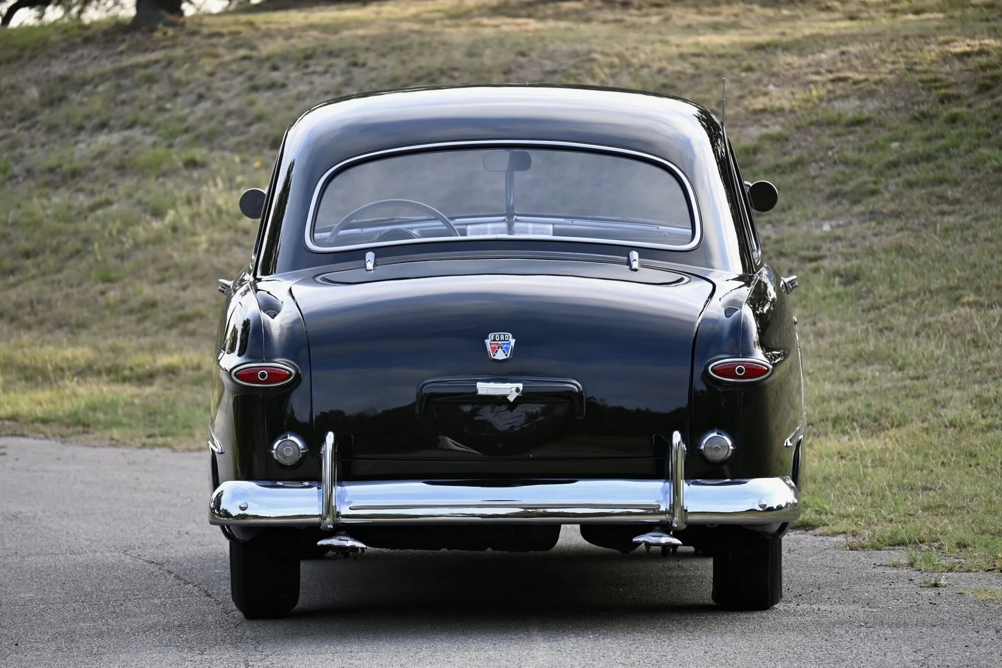 ford deluxe tudor