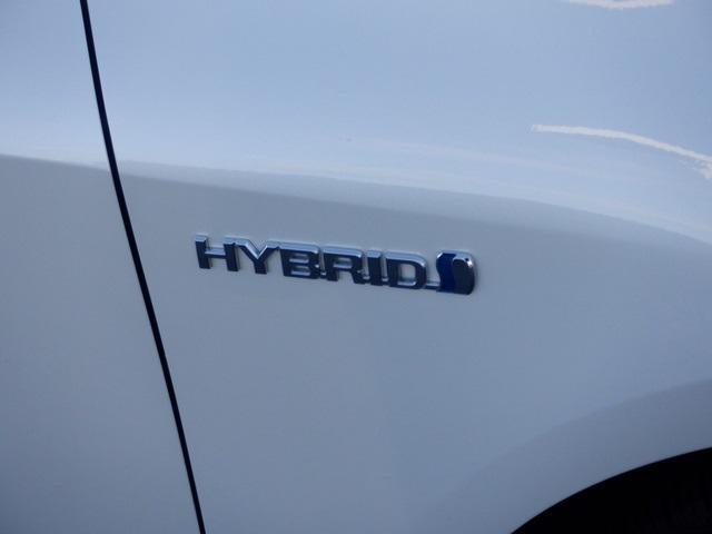 2021 toyota corolla hybrid le