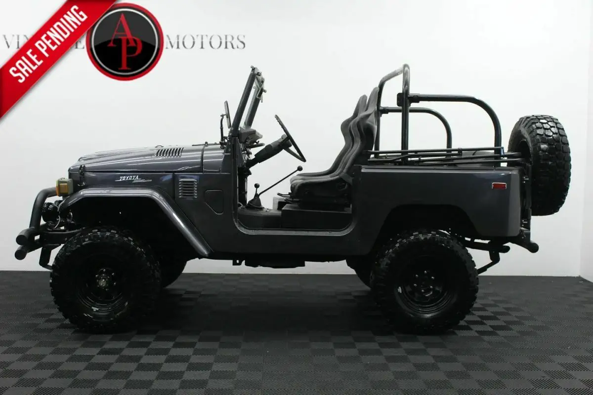 1976 toyota fj40 2f i6 motor. restored