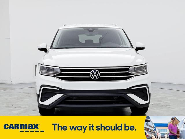 2022 volkswagen tiguan se