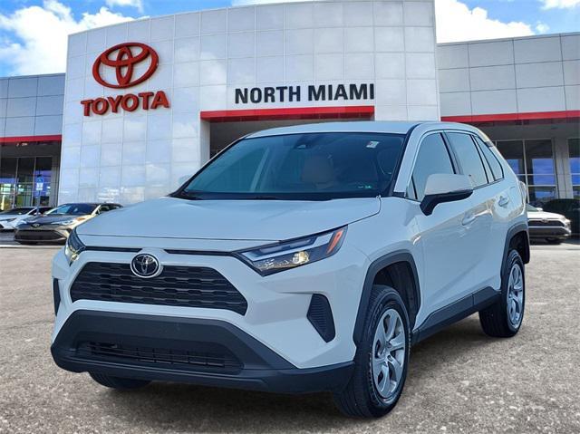 2023 toyota rav4 le