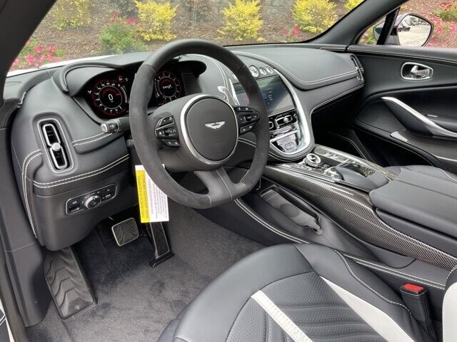 2023 aston martin dbx 707
